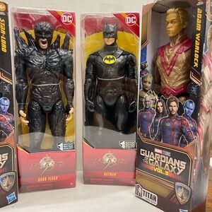 Batman , The Flash, The Flash Young Barry ,Dark Flash